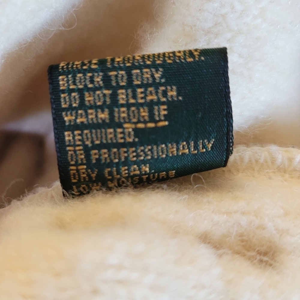 SoLD Gaeltarra Ireland Vintage Avonguard Unique Rare Cream Wool Sweater - Picture 4 of 8